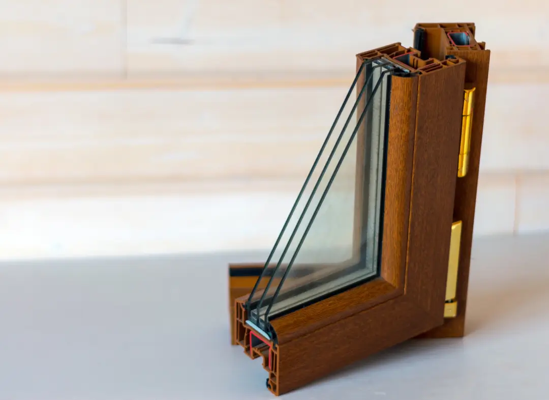 Installation de fenêtre en bois sur mesure Draguignan